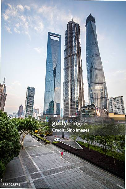 lujiazui skyline in shanghai - shanghai world financial center stock pictures, royalty-free photos & images