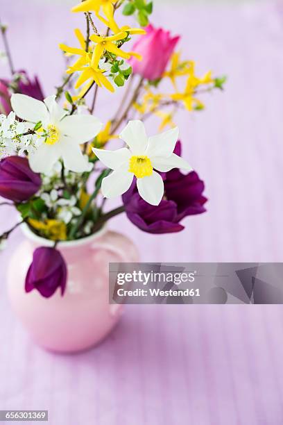bunch of spring flowers - tulips and daffodils stock pictures, royalty-free photos & images