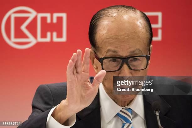 Billionaire Li Ka-shing, chairman of CK Hutchison Holdings Ltd. And Cheung Kong Property Holdings Ltd., speaks during a news conference in Hong Kong,...