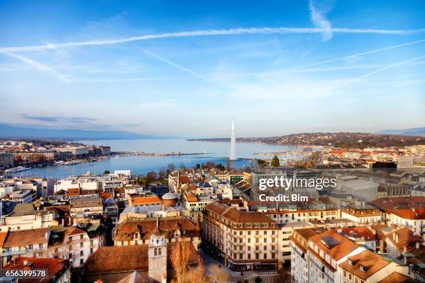 meer van genève above, genève, zwitserland - fontein stockfoto's en -beelden