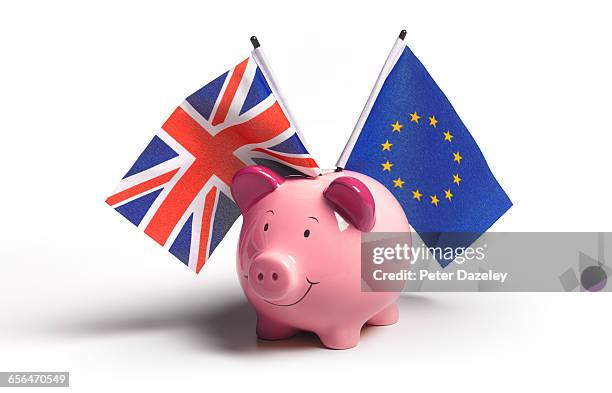 brexit savings problems failure - saving for a rainy day englische redewendung stock-fotos und bilder