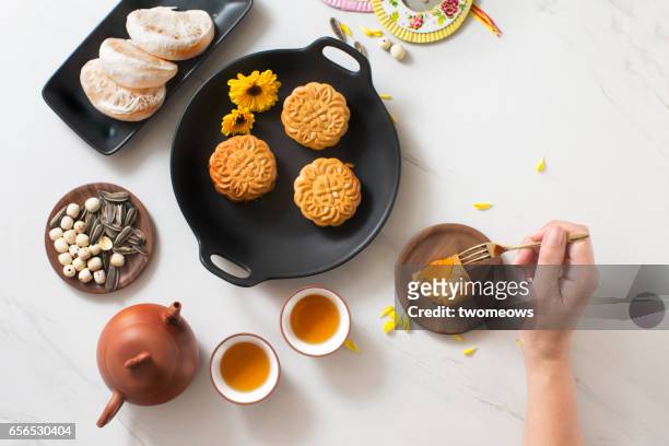 mid autumn festival foods and drinks. - mooncake stock pictures, royalty-free photos & images