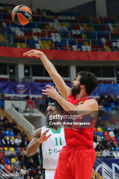 Milos Teodosic of the CSKA Moscow shoots the ball against Brad Wanamaker of the Darussafaka Dogus Istanbul during the 2016/2017 Turkish Airlines...