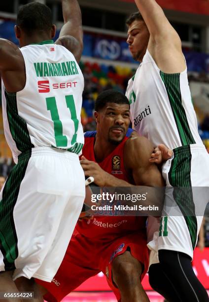 Kyle Hines, #42 of CSKA Moscow competes with Bradley Wanamaker, #11 of Darussafaka Dogus Istanbul in action during the 2016/2017 Turkish Airlines...