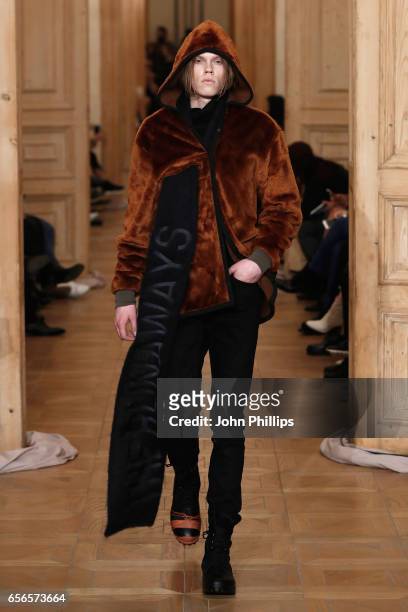 Model walks the runway at the Brand Who show during Mercedes-Benz Istanbul Fashion Week March 2017 at Grand Pera on March 22, 2017 in Istanbul,...