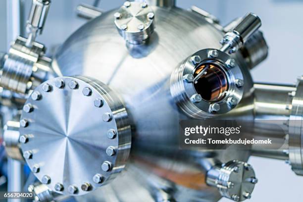 vacuum - vakuumkammer stock-fotos und bilder