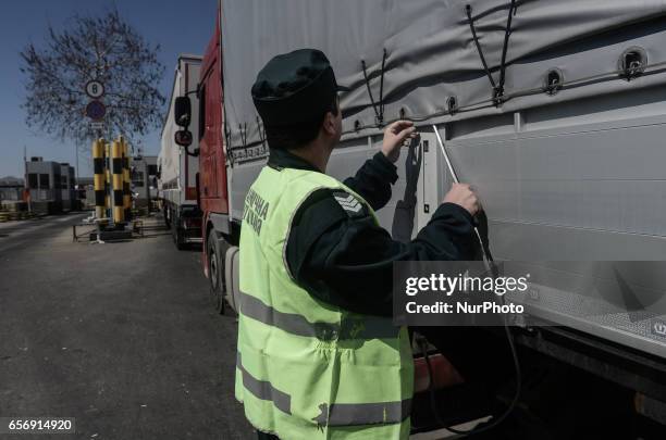 Bulgarian border policeman inspect a truck at the Kapitan Andreevo border crossing point, some 280 km east the Bulgarian capital of Sofia. Frontex...