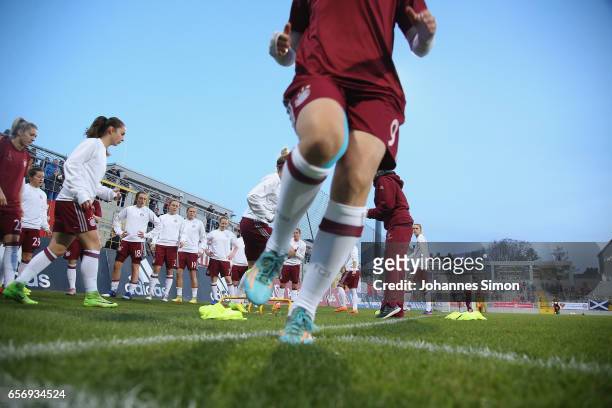 Vanessa Buerki of Bayern warms up with team mates prior to the UEFA women's champions league quarter finals at Stadion an der Gruenwalder Strassee on...