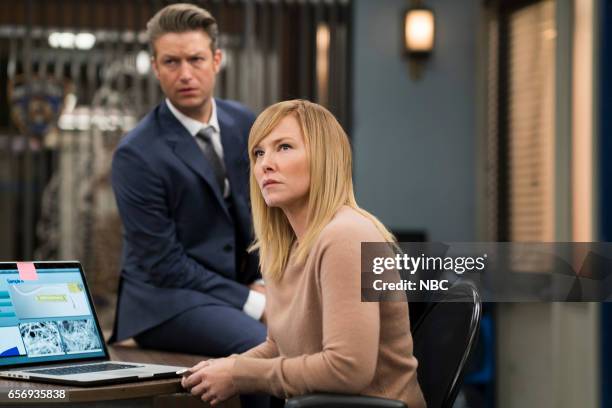 Know It All" Episode 1814 -- Pictured: Peter Scanavino as Dominick "Sonny" Carisi, Kelli Giddish as Detective Amanda Rollins --