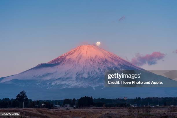 fuji and moon - 静岡県 個照片及圖片檔