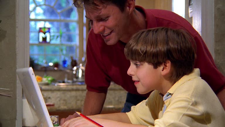 Computer Boom Dad Helping Dad Computer Videos and HD Footage - Getty Images