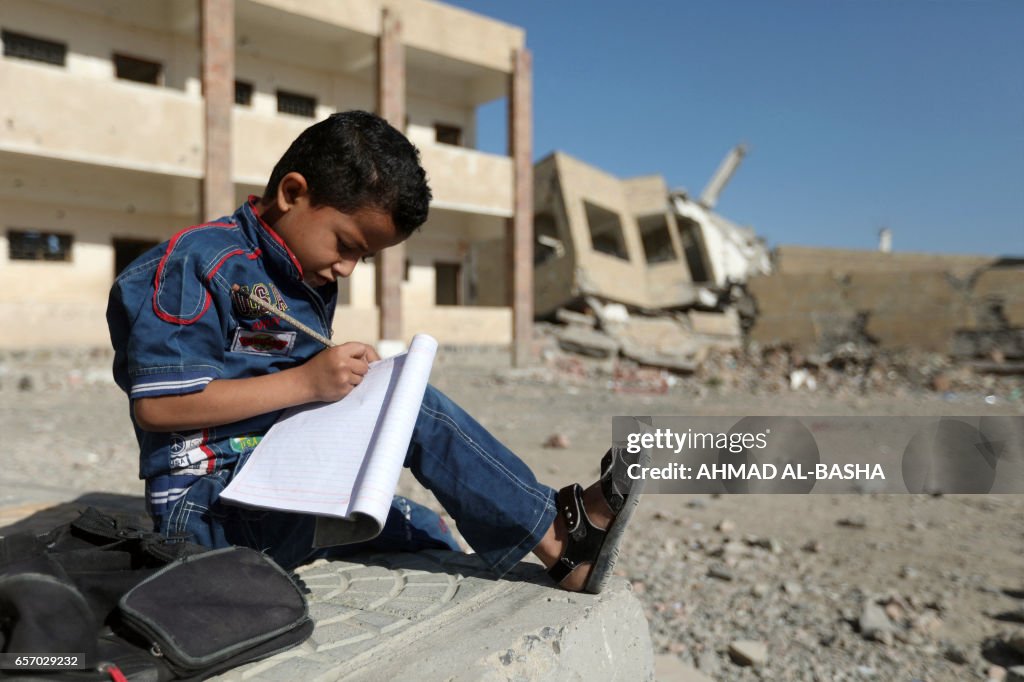 TOPSHOT-YEMEN-CONFLICT-CHILDREN-EDUCATION-SCHOOL