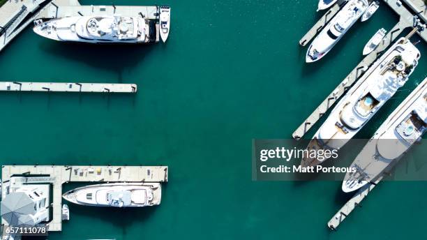 aerial vision, drone capture nassau island the bahamas - luxury yachts stock-fotos und bilder