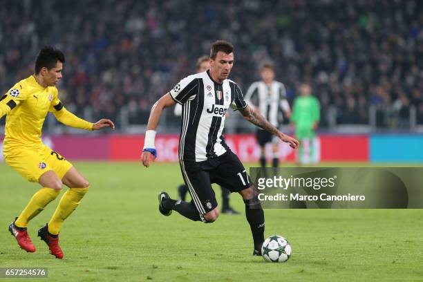 Mario Mandzukic of Juventus in action during the UEFA Champions League Group H match between Juventus and GNK Dinamo Zagreb. Juventus FC won 2-0 over...