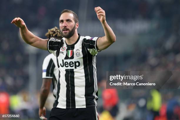 Gonzalo Higuain of Juventus celebrates after scoring the opening goal during the UEFA Champions League Group H match between Juventus and GNK Dinamo...