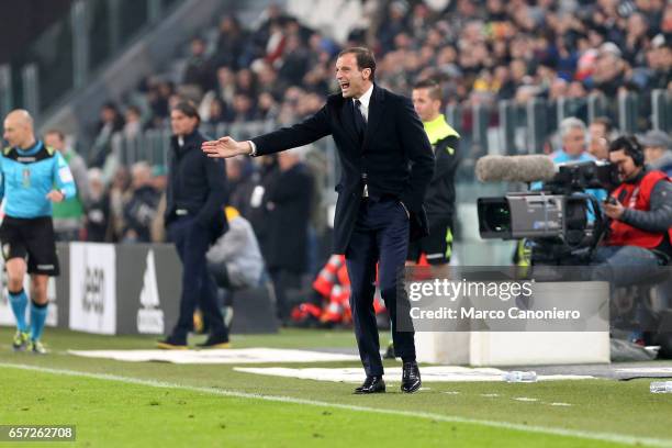 Juventus FC head coach Massimiliano Allegri shouts to his players during the Serie A match between Juventus FC and US Palermo at Juventus Stadium....