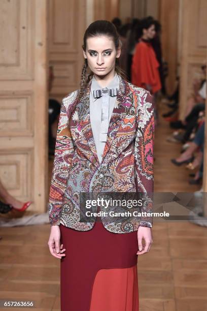 Model walks the runway at the Cigdem Akin show during Mercedes-Benz Istanbul Fashion Week March 2017 at Grand Pera on March 24, 2017 in Istanbul,...