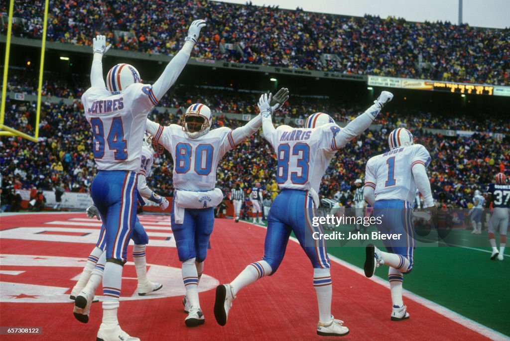 Houston Oilers Haywood Jeffires victorious with teammates after... News Photo - Getty Images