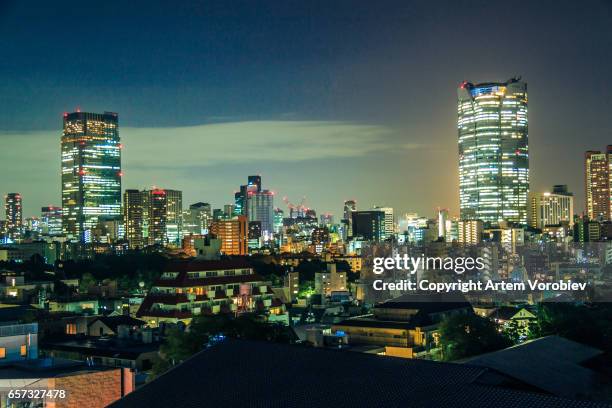 tokyo at night - roppongi ストックフォトと画像