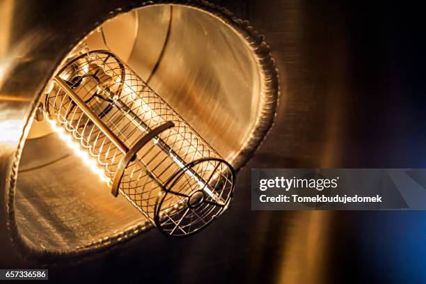 vacuum - vakuumkammer stock-fotos und bilder