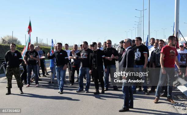 Bulgarian nationalist groups prevent the entering of Turkey-resident Bulgarian voters to the country during the protest, at Kapitan Andreevo point on...