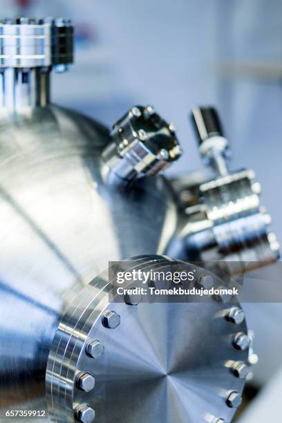 vacuum - vakuumkammer stock-fotos und bilder