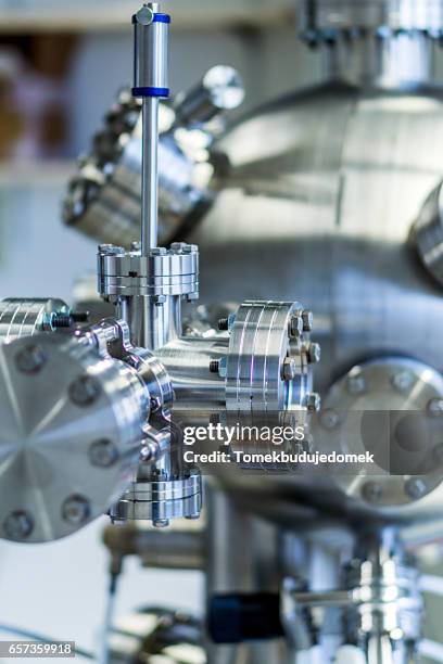 vacuum - vakuumkammer stock-fotos und bilder