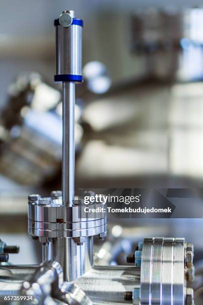 vacuum - vakuumkammer stock-fotos und bilder