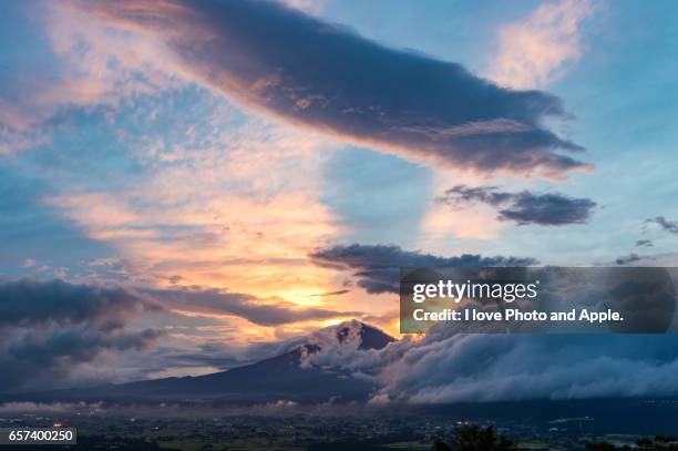 fuji autumn evening scenery - 静岡県 stockfoto's en -beelden