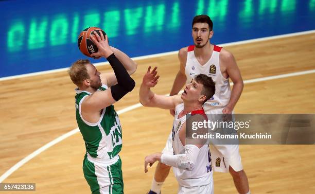 Anton Ponkrashov, #7 of Unics Kazan competes with Andrey Vorontsevich, #20 of CSKA Moscow during the 2016/2017 Turkish Airlines EuroLeague Regular...