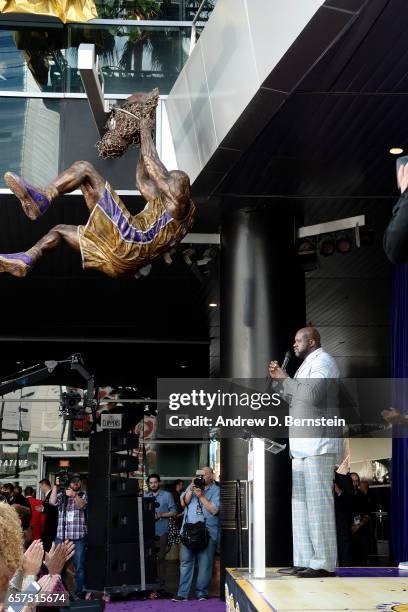 Shaquille O'Neal gives a speech during the Los Angeles Lakers unveil Shaquille O'Neal statue event on March 24, 2017 at STAPLES Center in Los...