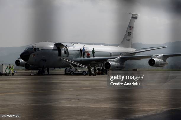 Usaf 707 46 Us Air Force Boeing 707 Stock Photos, High-Res Pictures, and Images ...
