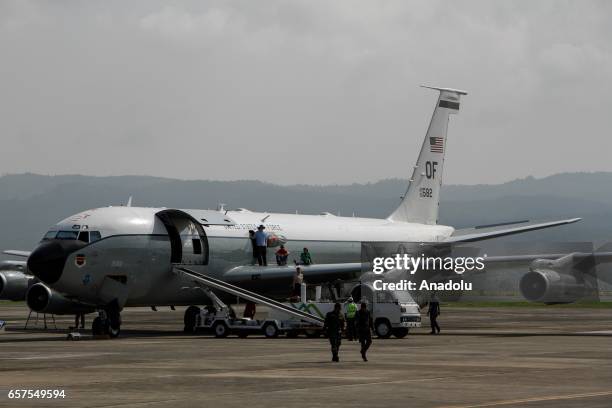 Example Af 707 46 Us Air Force Boeing 707 Stock Photos, High-Res Pictures, and Images ...