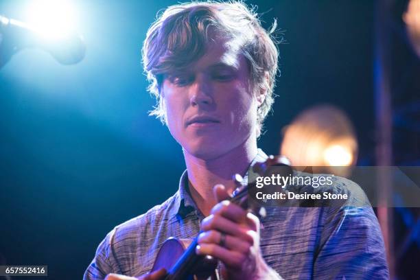 Annul Singer 31 Streetlight Cadence Stock Photos, High-Res Pictures, and Images ...