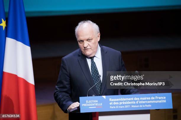 Founder of the political movement 'Union Populaire Republicaine' and candidate for the 2017 French Presidential Election Francois Asselineau delivers...