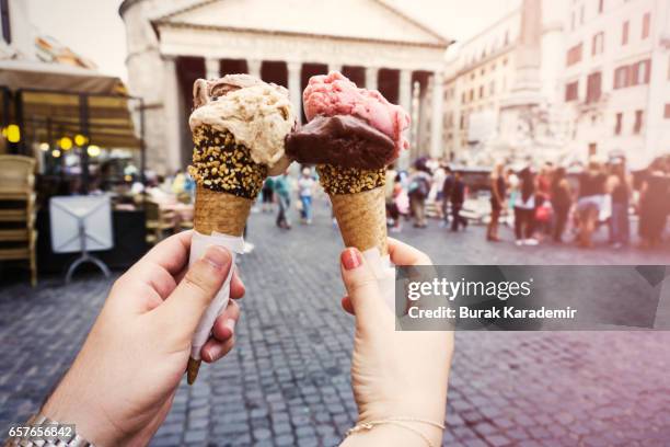 gelato love in rome - gelato fotografías e imágenes de stock