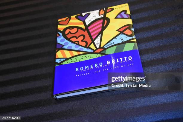 The exhibition book to the Neo-Pop-Art exhibition of artist Romero Britto presented by Galery Mensing on March 25, 2017 in Berlin, Germany.