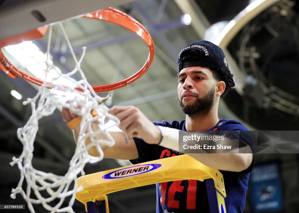 Xavier v Gonzaga