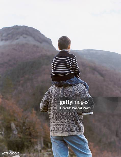 Shoulder Ride Boys Photos and Premium High Res Pictures - Getty Images