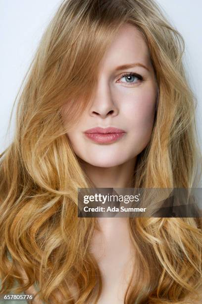 portrait shot of young beautiful woman - wavy hair stock-fotos und bilder