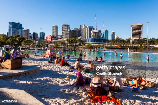 southbank parklands, brisbane. - southbank brisbane stock-fotos und bilder