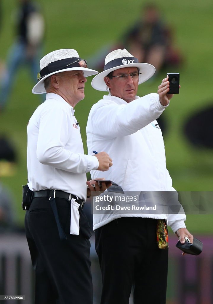 New Zealand v South Africa - 3rd Test: Day 2