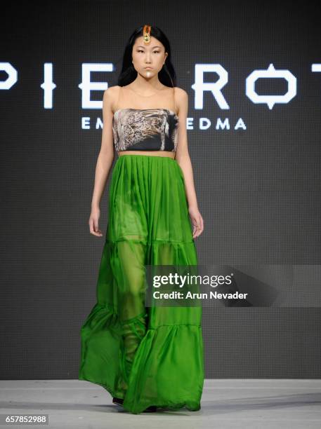 Model walks the runway wearing Pierrot by Emma Viedma at Vancouver Fashion Week Fall/Winter 2017 at Chinese Cultural Centre of Greater Vancouver on...