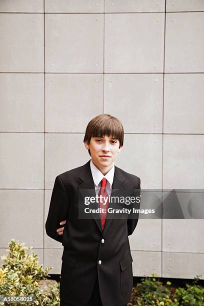 boy at wedding - costume complet photos et images de collection
