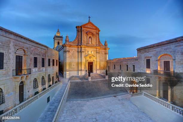 cathedral of the assumption in the cittadella of victoria in gozo - rabatt stock pictures, royalty-free photos & images