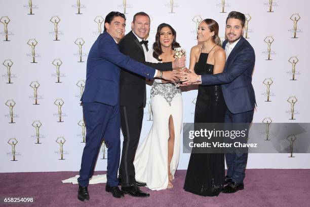 Alan Tacher and cast members attend the press room during the Premios Tv y Novelas 2017 at Televisa San Angel on March 26, 2017 in Mexico City,...