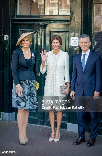 Queen Maxima of The Netherlands and President Mauricio Macri of Argentina and his wife Juliana Awada visit the Anne Frank House on March 27, 2017 in...