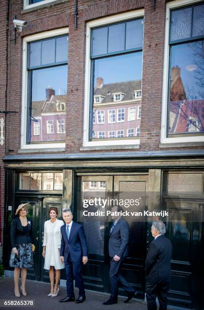 Queen Maxima of The Netherlands and President Mauricio Macri of Argentina and his wife Juliana Awada visit the Anne Frank House on March 27, 2017 in...