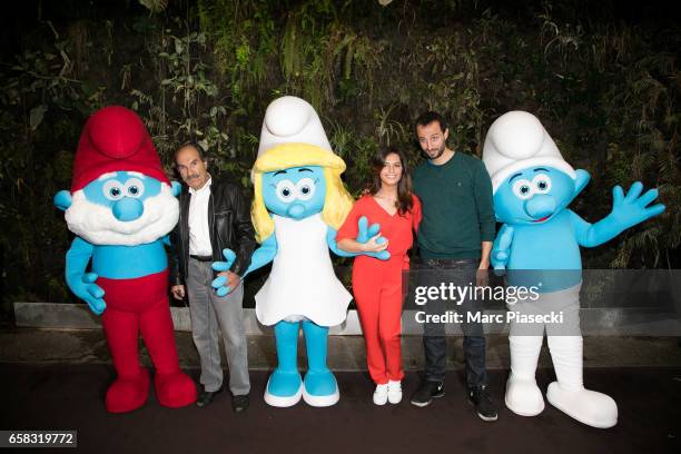 Actors Gerard Hernandez, Laetitia Milot and Arie Elmaleh attend the 'Smurfs: The Lost Village' photocall at Hotel Pershing Hall on March 27, 2017 in...