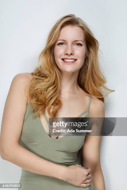 portrait of a blond smiling woman - beautiful woman waist up stock pictures, royalty-free photos & images